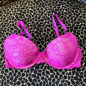 Victoria’s Secrets Bio Fit Bra 34D